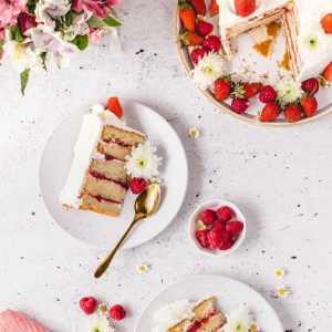 Eggless Vanilla Strawberry Cake
