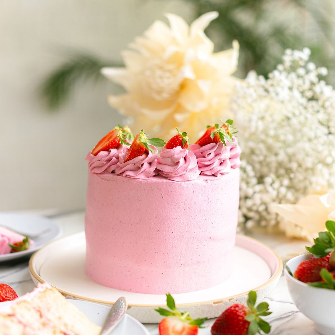Mango Strawberry Cake